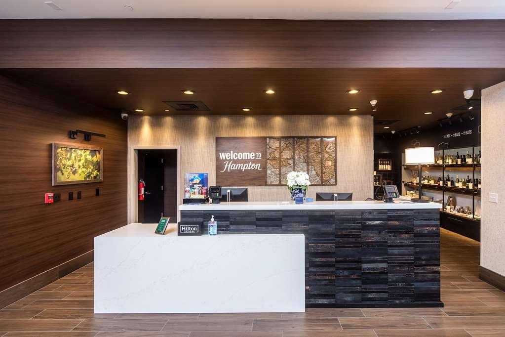 Hampton Inn & Suites Dobson מראה פנימי תמונה